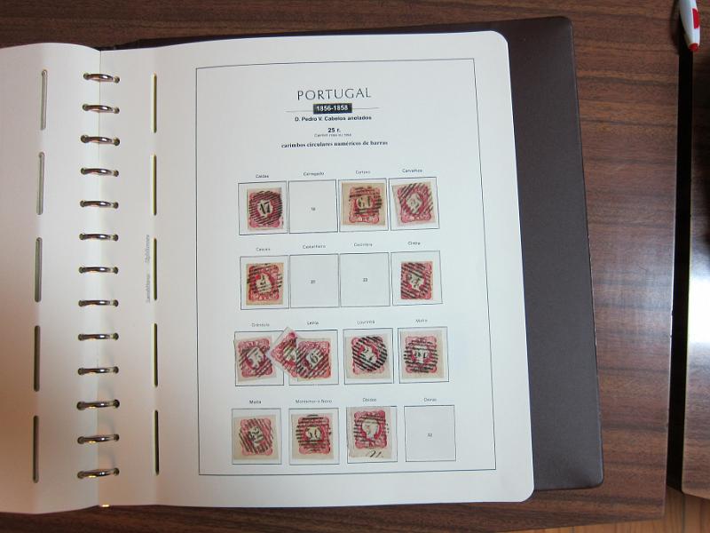 0015 (51).jpg -     Lote:    15      Marcofilia      Lotes Especiais       Descrição:      Portugal.   Colecção especializada de marcas numéricas das 1.ª e 2.ª reformas em selos de 25 reis, desde D. Maria II até D. Luís I, de frente. Lote a ver.        Lote       Valor Base:     &euro; 1.500,00     Valor Venda:     &euro; 3.000,00     